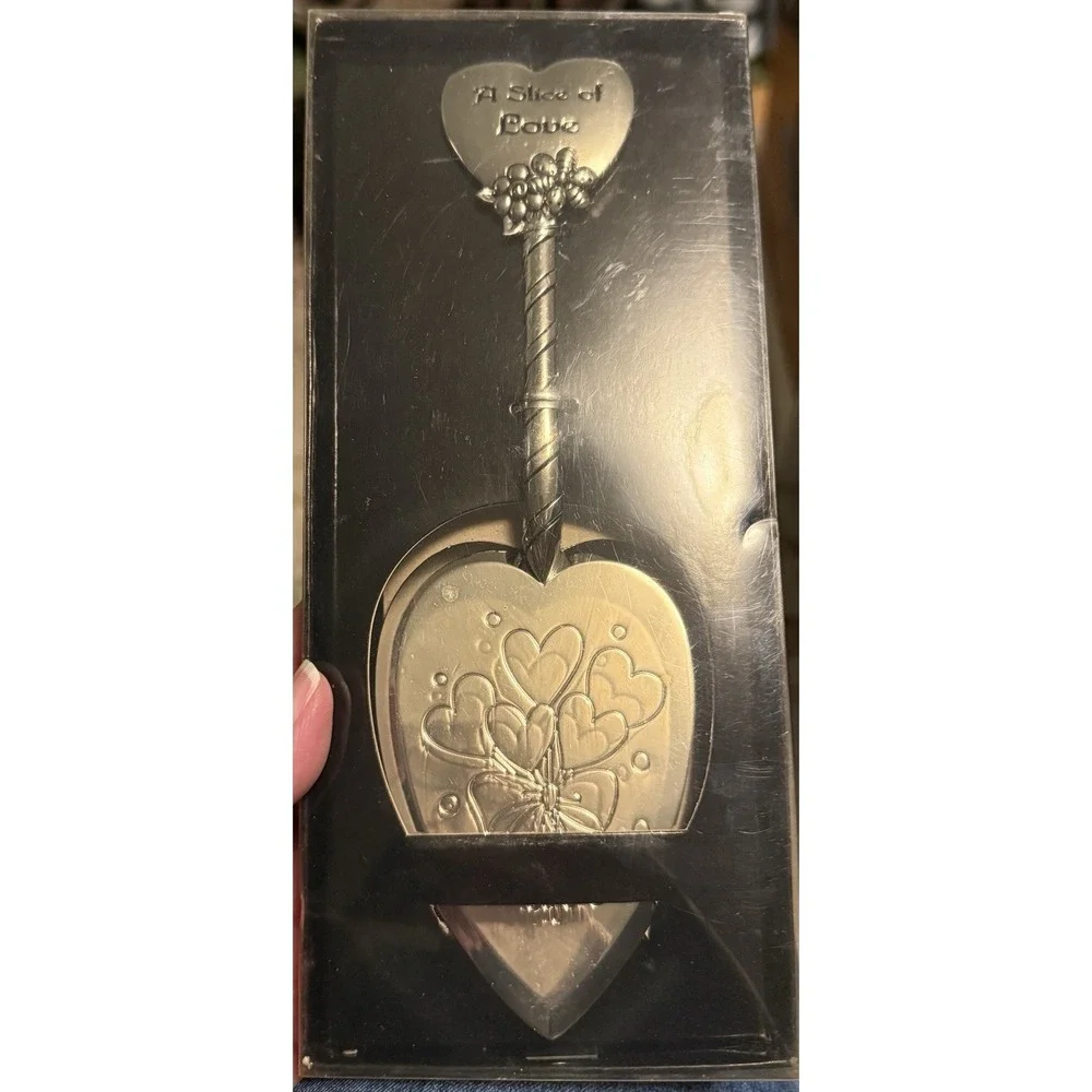 Heart Cake Server 